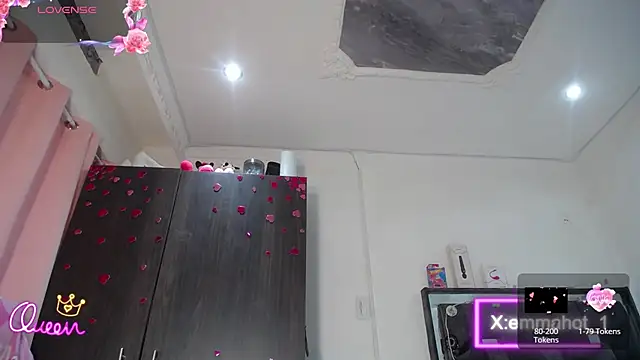 emma hoot1 online show from April 15, 2026, 9:37 pm