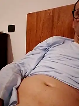 Snapshot of Anastasio33 chatting on October 25, 2025, 7:08 pm Anastasio33 online show from October 25, 2025, 7:08 pm