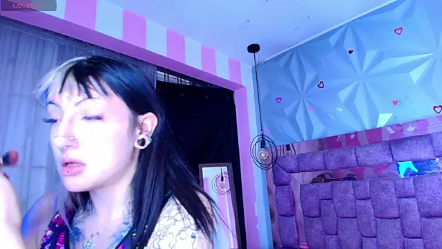 Candy morgan412 online show from April 14, 2026, 11:27 am