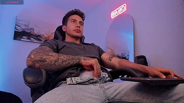 LucianSinclair online show from January 17, 2025, 3:12 am