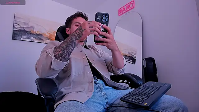 LucianSinclair online show from January 18, 2025, 6:43 pm