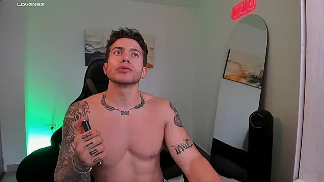 LucianSinclair online show from February 9, 2025, 9:49 pm