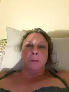 Everlyrose27 online show from September 28, 2025, 6:52 am