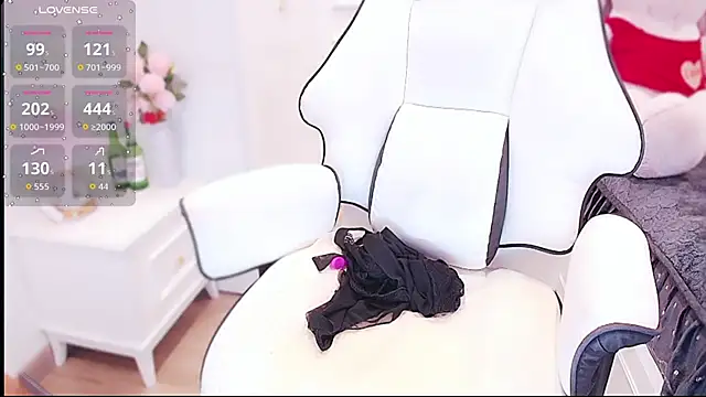 PimChanOK online show from October 8, 2025, 12:47 pm