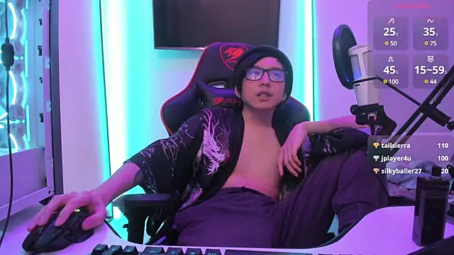 wexlee7 online show from February 3, 2025, 2:36 am