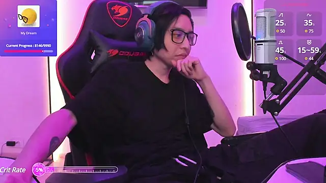 wexlee7 online show from February 26, 2025, 1:00 am