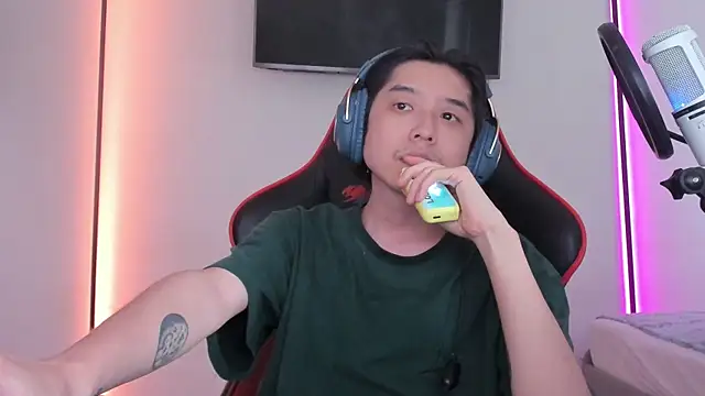 wexlee7 online show from September 24, 2025, 11:02 am