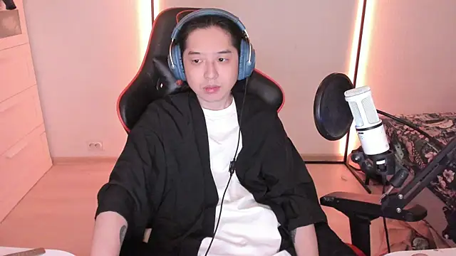 wexlee7 online show from January 12, 2026, 12:38 am