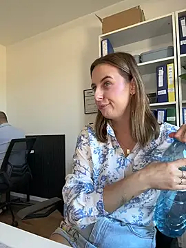 Hii Lolla online show from March 27, 2026, 7:58 am