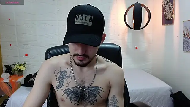 Snapshot of DmitriSanders chatting on December 20, 2024, 1:11 pm DmitriSanders online show from December 20, 2024, 1:11 pm