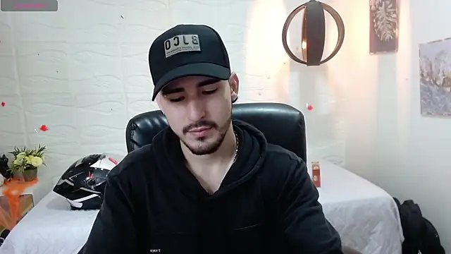 Snapshot of DmitriSanders chatting on December 23, 2024, 8:36 pm DmitriSanders online show from December 23, 2024, 8:36 pm