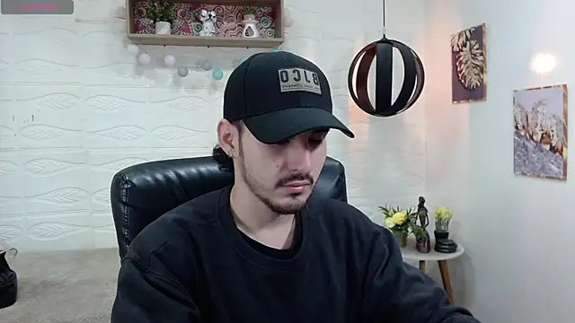 Snapshot of DmitriSanders chatting on January 25, 2025, 12:37 pm DmitriSanders online show from January 25, 2025, 12:37 pm