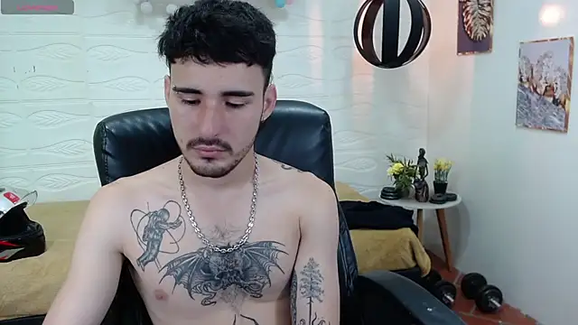 Snapshot of DmitriSanders chatting on February 8, 2025, 8:53 pm DmitriSanders online show from February 8, 2025, 8:53 pm