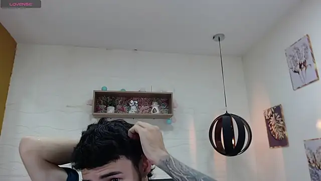 Snapshot of DmitriSanders chatting on February 19, 2025, 8:52 pm DmitriSanders online show from February 19, 2025, 8:52 pm