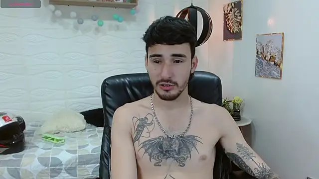 Snapshot of DmitriSanders chatting on February 28, 2025, 8:50 pm DmitriSanders online show from February 28, 2025, 8:50 pm