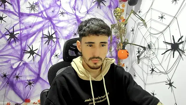 Snapshot of DmitriSanders chatting on September 30, 2025, 9:31 pm DmitriSanders online show from September 30, 2025, 9:31 pm