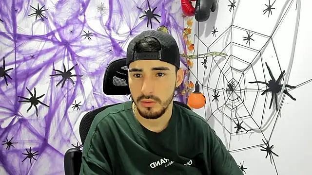 Snapshot of DmitriSanders chatting on October 16, 2025, 12:11 am DmitriSanders online show from October 16, 2025, 12:11 am