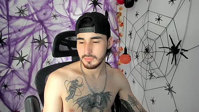 Snapshot of DmitriSanders chatting on October 16, 2025, 8:10 pm DmitriSanders online show from October 16, 2025, 8:10 pm