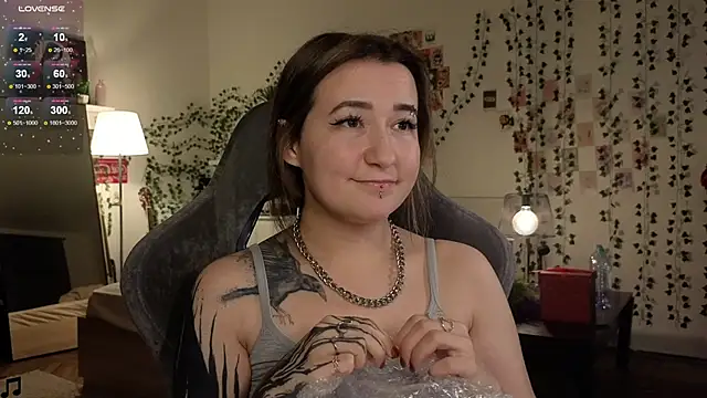 Megan  Hart online show from January 17, 2025, 1:04 am