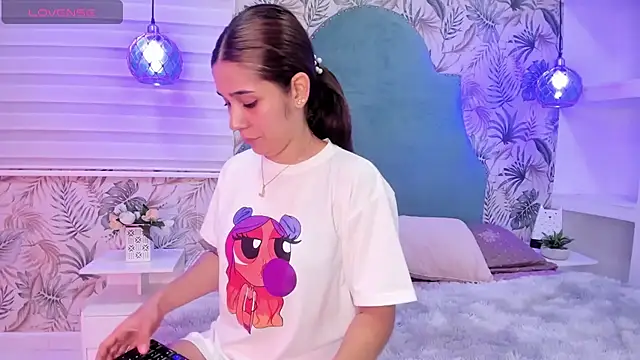 Snapshot of bellaa_becca chatting on February 6, 2025, 7:40 pm bellaa becca online show from February 6, 2025, 7:40 pm