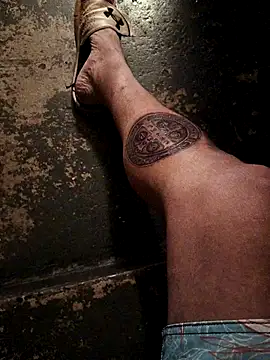 dredre1069 online show from April 14, 2026, 1:55 am