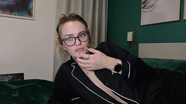 hotjessyca online show from November 26, 2025, 5:08 am