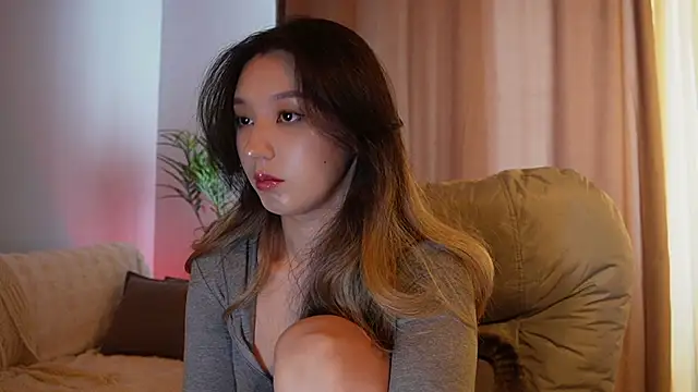 Snapshot of Sarasuo1 chatting on April 10, 2026, 4:50 am Sarasuo1 online show from April 10, 2026, 4:50 am