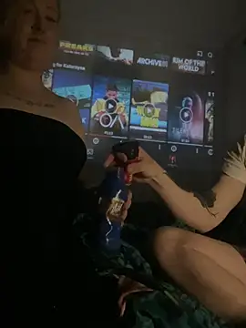 mollymay69 online show from July 4, 2026, 8:37 pm