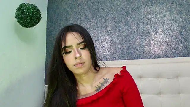 Cloeandtyfanny online show from April 1, 2026, 1:39 am