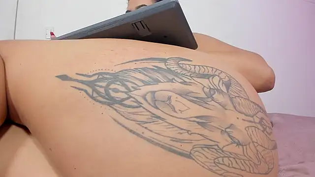 Snapshot of little_sam_ chatting on December 18, 2024, 6:10 am little sam online show from December 18, 2024, 6:10 am