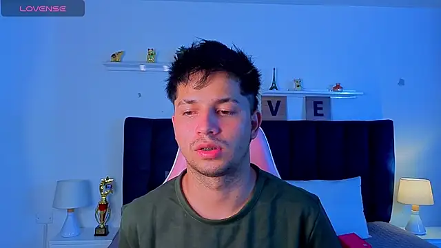 Issac james  online show from April 15, 2026, 3:35 am