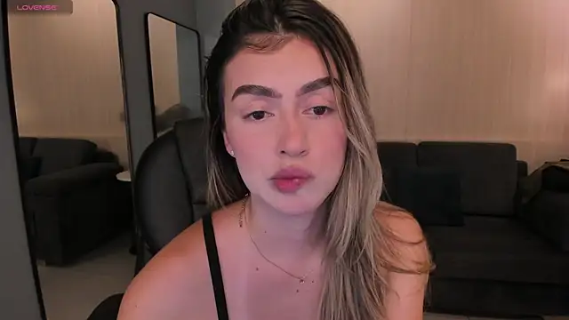 Snapshot of PaulinaSantos_ chatting on March 9, 2025, 5:17 pm PaulinaSantos online show from March 9, 2025, 5:17 pm