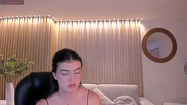 Snapshot of PaulinaSantos_ chatting on October 19, 2025, 5:13 pm PaulinaSantos online show from October 19, 2025, 5:13 pm