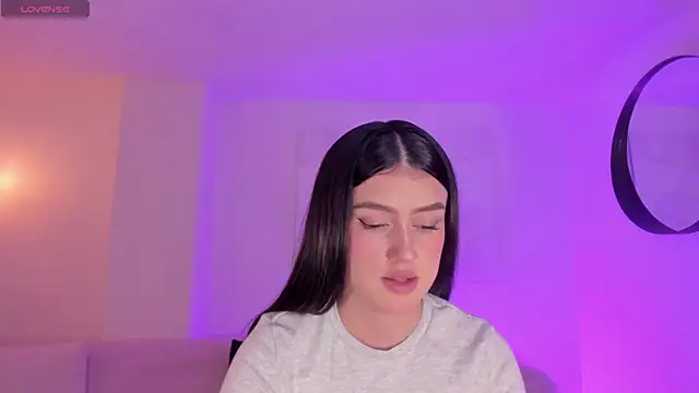 Snapshot of PaulinaSantos_ chatting on November 6, 2025, 7:59 pm PaulinaSantos online show from November 6, 2025, 7:59 pm