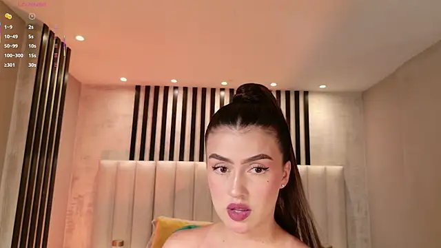 PaulinaSantos  online show from February 23, 2026, 8:17 pm