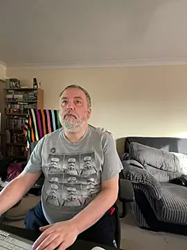 LondonTeffy online show from February 6, 2025, 10:59 am