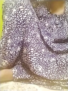 Tamilpriya46 online show from September 28, 2025, 4:45 pm