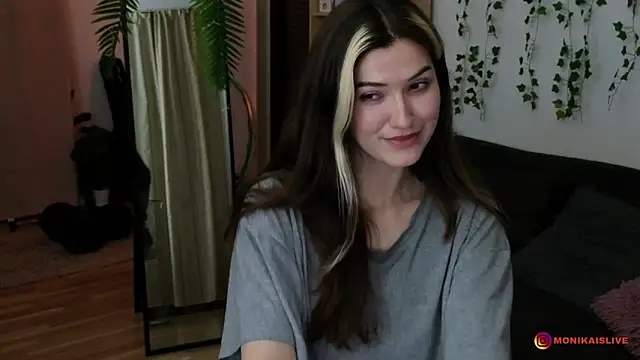 monikavenom online show from April 6, 2026, 3:15 am