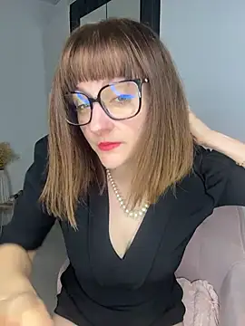 victoirenextdoor online show from November 16, 2025, 5:40 pm