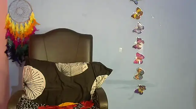 Snapshot of Black_cat_cutie chatting on December 20, 2024, 3:03 am Black cat cutie online show from December 20, 2024, 3:03 am