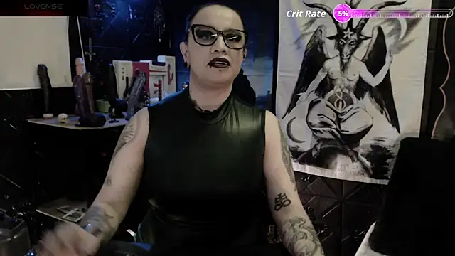 Snapshot of Evil_Queen_666 chatting on June 5, 2026, 5:47 am Evil Queen 666 online show from June 5, 2026, 5:47 am