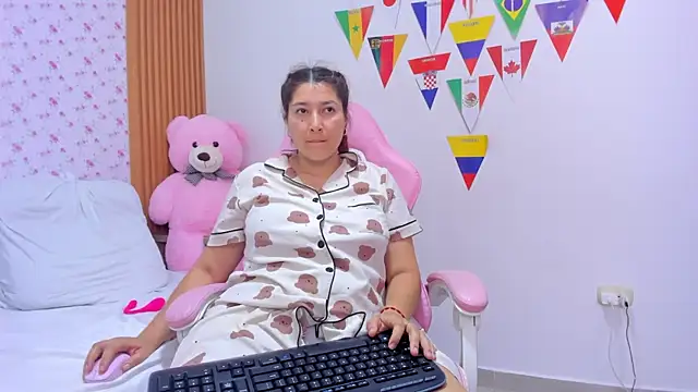 Snapshot of Soyqueen chatting on July 13, 2026, 3:59 pm Soyqueen online show from July 13, 2026, 3:59 pm