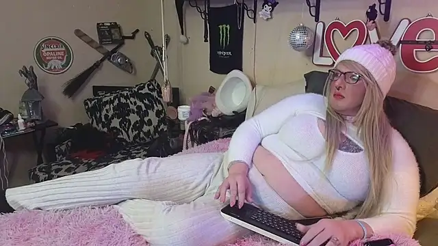 Snapshot of Blakelytgirl chatting on February 6, 2025, 5:30 pm Blakelytgirl online show from February 6, 2025, 5:30 pm