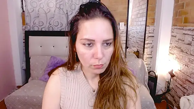 camila delarosa online show from February 6, 2026, 7:06 pm