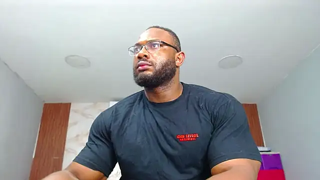 Snapshot of George_Dominator chatting on January 25, 2025, 12:17 am George Dominator online show from January 25, 2025, 12:17 am