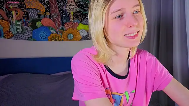 Crayzy Luv online show from March 20, 2026, 4:12 pm