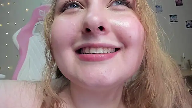 teencute online show from February 2, 2025, 8:57 am