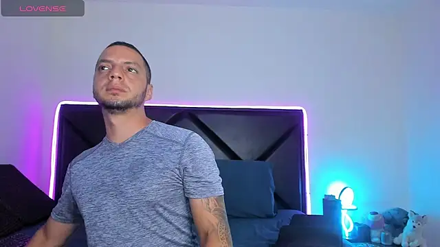 ScarlettAndClark online show from April 10, 2026, 3:45 am