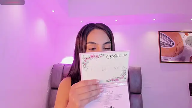 martina mancini online show from February 10, 2025, 12:08 pm