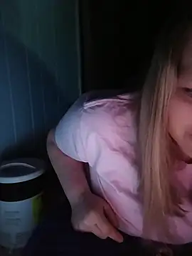 Cumonkatie online show from February 8, 2026, 8:18 am